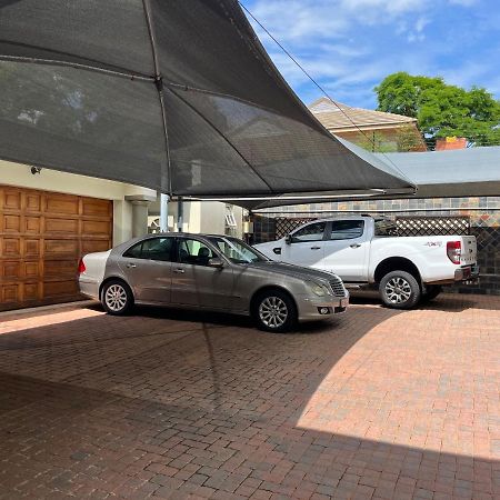 Goodey'S Guesthouse Pretoria Exterior foto