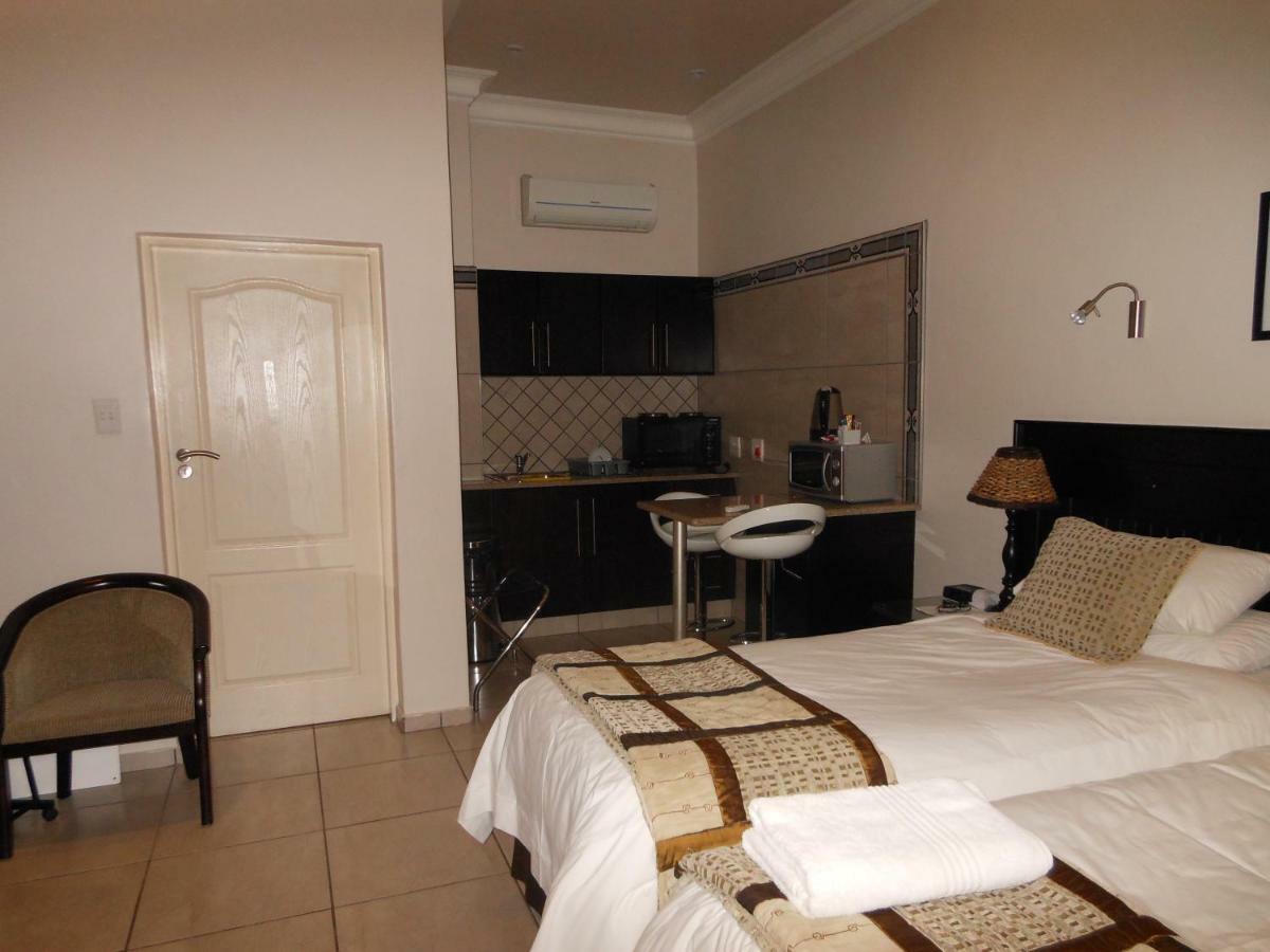 Goodey'S Guesthouse Pretoria Exterior foto